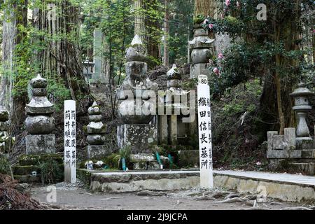 Koyasan, Koya, Ito District, Wakayama, Japon, 2022/03/05 , Cimetière Okunoin. Tombstone d'ODA Nobunaga. ODA Nobunaga (23 juin 1534 – 21 juin 1582) est une Banque D'Images