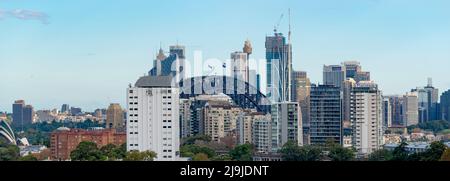 2022 mai : une image panoramique de Milsons point, du pont du port de Sydney, puis de la ville de Sydney et de bâtiments importants en Australie Banque D'Images