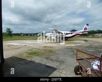 PUNTA GORDA, BELIZE - FÉVRIER 19,2012 aéroport de Punta Gorda PND - arrivées de Tropic Air Banque D'Images