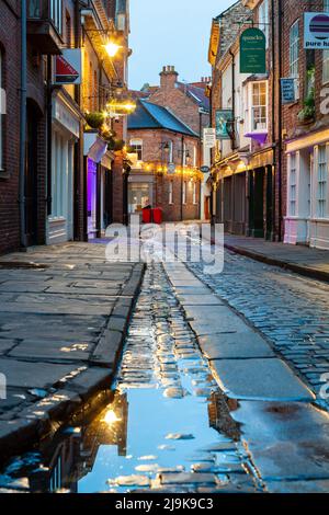 Dawn on Grape Lane dans le centre historique de York, North Yorkshire, Angleterre. Banque D'Images