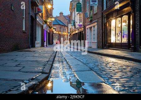 Dawn on Grape Lane dans le centre-ville de York, North Yorkshire, Angleterre. Banque D'Images