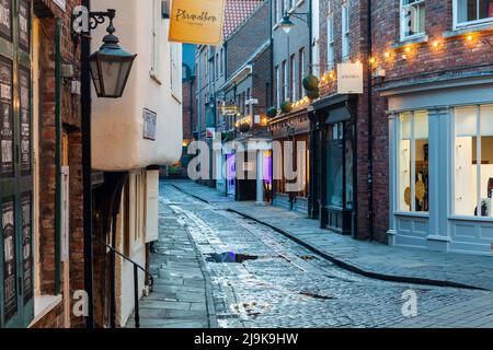 Dawn on Grape Lane dans le centre-ville de York, North Yorkshire, Angleterre. Banque D'Images