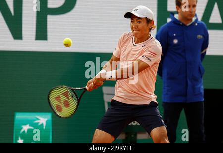 Paris, France, 23 2022 mai, Yoshihito NISHIOKA (JPN) en action pendant le jour 02 de l'Open de France 2022 à Roland Garros le 23 2022 mai à Paris, France, photo par CIOL/ABACAPRESS.COM crédit: Abaca Press/Alay Live News Banque D'Images