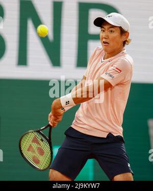 Paris, France, 23 2022 mai, Yoshihito NISHIOKA (JPN) en action pendant le jour 02 de l'Open de France 2022 à Roland Garros le 23 2022 mai à Paris, France, photo par CIOL/ABACAPRESS.COM crédit: Abaca Press/Alay Live News Banque D'Images