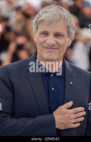Viggo Mortensen assiste au photocall pour les crimes du futur lors du festival annuel du film de Cannes 75th au Palais des Festivals, le 24 mai 2022 à Cannes, France. Photo de David Boyer/ABACAPRESS.COM Banque D'Images