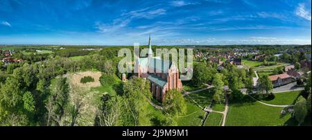 Vue panoramique aérienne depuis le bâtiment Minster avec le parc à Bad Doberan, Allemagne Banque D'Images