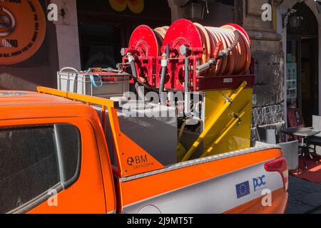 Protection civile véhicule d'urgence monté avec flexible, pick / pick up camion comme petit appareil d'incendie / moteur d'incendie dans les petites rues étroites et les routes de Catane, Sicile, Italie (129) Banque D'Images