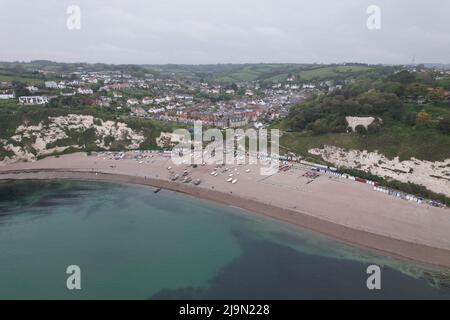 Village de pêche à la bière et plage Devon Angleterre vue aérienne drone Banque D'Images