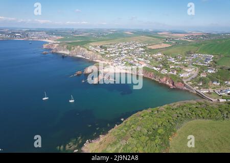 Hope Cove petit village de bord de mer Devon UK drone vue aérienne Banque D'Images