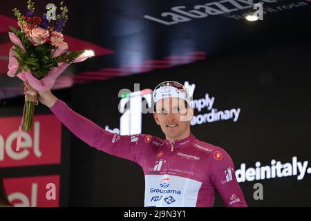 Foto Massimo Paolone/Lapresse 24 Maggio 2022 Aprica, Italia sport ciclismo Giro d'Italia 2022 - edizione 105 - taya 16 - Salò - Aprica (Sforzato Wine Stage) Nella foto: DEMARE Arnaud (GROUPAMA - FDJ) maglia ciclamino photo Massimo Paolone/Lapresse 24 mai 2022 Aprica, Italie sport Cyclisme Giro d'Italia 2022 - édition 105th - scène 16 - de Salò à Aprica (Sforzato Wine Stage) dans le pic: DEMARE Arnaud (GROUPAMA - FDJ) Cyclythamen / (photo: La Presse / SESPRSO) Banque D'Images