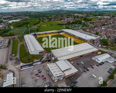 Port Vale , Vale Park Stadium , photo aérienne prise suite à la promotion à la Ligue 1 avec Burlsem et Burselm Park Drone Images Banque D'Images