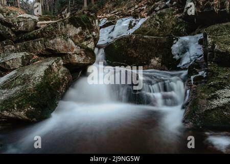 Réserve naturelle tchèque appelée Jizerskohorske buminy, Jizera Mountain Beechwood, sur la liste de l'UNESCO.nature unique avec des hêtres, chutes d'eau, ruisseaux sauvages, Banque D'Images