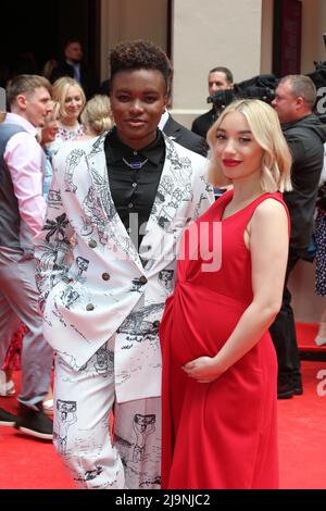 Nicola Adams et Ella Baig, The Princes Trust et TK Maxx & HomeSense Awards, Theatre Royal Drury Lane, Londres, Royaume-Uni, 24 mai 2022, photo de Richard Gol Banque D'Images