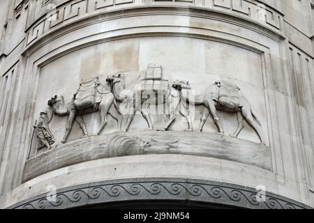 Propriété de l'époque victorienne avec la marque de fabrique trois chameaux dans la City de Londres construit pour Peek Bros qui étaient des marchands de thé et d'épices Banque D'Images