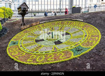 Princes Street Garden célèbre horloge florale en préparation pour célébrer le jubilé de platine de la Reine, Édimbourg, Écosse, Royaume-Uni Banque D'Images