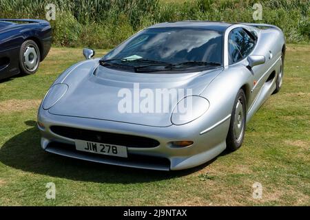 Wilton, Wiltshire, Royaume-Uni - 10 août 2014 : une Jaguar XJ220 Supercar au Wilton House Classic and Supercar Show 2014 Banque D'Images