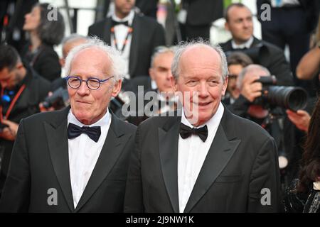 Luc Dardenne, Jean Pierre Dardenne assistant à la première du film The Innoncent lors du Festival de Cannes 75th à Cannes, France, le 24 mai 2022. Photo de Julien Reynaud/APS-Medias/ABACAPRESSS.COM Banque D'Images