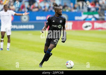 Montréal, Québec. 22nd mai 2022. Kei Kamara (23), l'avant de la CF Montréal, contrôle le ballon pendant le match de la MLS entre Real Salt Lake et la CF Montréal qui s'est tenu au stade Saputo à Montréal, au Québec. Daniel Lea/CSM/Alamy Live News Banque D'Images