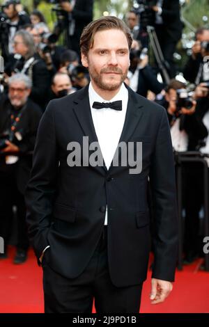 Cannes, Frankreich. 24th mai 2022. Daniel Bruehl assiste à la projection anniversaire de "l'innocent" lors du Festival annuel du film de Cannes 75th au Palais des Festivals à Cannes, France, le 24 mai 2022. Credit: dpa/Alay Live News Banque D'Images