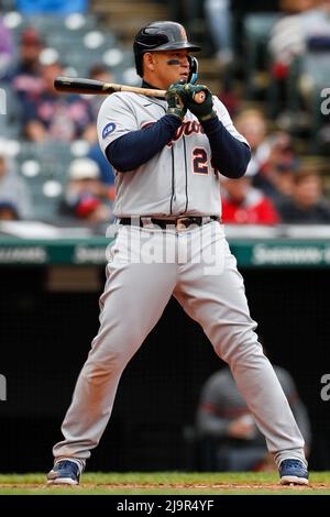 Miguel Cabrera (24), joueur désigné par les Tigres de Détroit, réagit lors d'un match de la saison régulière de la MLB contre les Gardiens de Cleveland, dimanche 22 mai 2022, i Banque D'Images