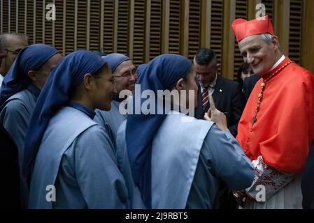 Vatican, Vatican. 24 mai 2022. Le cardinal Matteo Maria Zuppi est le nouveau président de la CEI (Conférence épiscopale italienne). Le cardinal italien Matteo Maria Zuppi lors des visites de courtoisie au Vatican le 05 octobre 2019. Crédit: Maria Grazia Picciarella/Alay Live News Banque D'Images