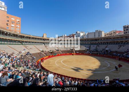 Valence, Espagne - 05 06 2022: Une corrida à la Plaza de Toros à Valence, Espagne, le jour ensoleillé du printemps. Banque D'Images