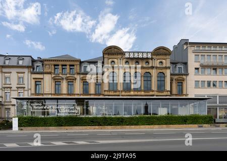 Luxembourg, mai 2022. Vue extérieure du bâtiment du Casino forum d'art contemporain dans le centre-ville Banque D'Images