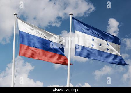 Russie et Honduras deux drapeaux sur les mâts de drapeaux et fond bleu ciel nuageux Banque D'Images