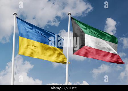 Ukraine et Koweït deux drapeaux sur les mâts et bleu nuageux fond ciel Banque D'Images