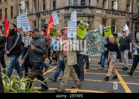Glasgow, Écosse. ROYAUME-UNI. 7th mai 2022 : une manifestation Halte à la guerre en Ukraine sur la place George. Banque D'Images