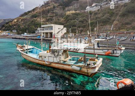 Des bateaux de pêche, Chigocho, Préfecture de Shimane, Japon Banque D'Images