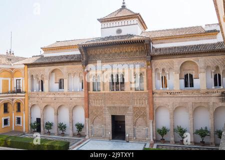 Royal Alcázar de Séville, un complexe palatial fortifié dans différentes étapes historiques. Banque D'Images