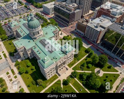 Indianapolis, Indiana, États-Unis. 24th mai 2022. Vue aérienne de l'Indiana Statehouse est le bâtiment du capitole de l'État des États-Unis de l'Indiana. (Image de crédit : © Walter G. Arce Sr./ZUMA Press Wire) Banque D'Images