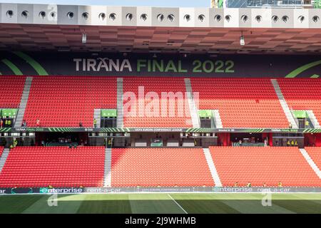 Tirana, Albanie. 25th mai 2022. TIRANA, ALBANIE - MAI 25 : vue d'ensemble du stade avant le match final de la Ligue des conférences de l'UEFA entre AS Roma et Feyenoord à l'Arena Kombetare le 25 mai 2022 à Tirana, Albanie. (Photo de Sebastian Frej) crédit: Sebo47/Alamy Live News crédit: Sebo47/Alamy Live News Banque D'Images