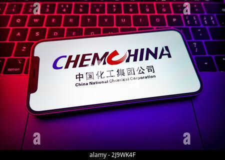 Chine. 25th mai 2022. Dans cette illustration, un logo de la China National Chemical Corporation s'affiche sur l'écran d'un téléphone portable. (Photo de Sheldon Cooper/SOPA Images/Sipa USA) crédit: SIPA USA/Alay Live News Banque D'Images