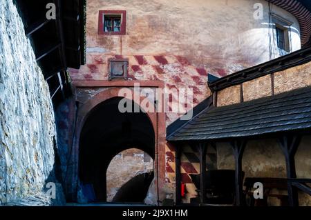 Porte d'entrée du piège du château d'Ovara à Oravsky Podzamok, Slovaquie. Banque D'Images