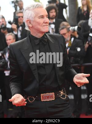 Cannes, France. 25th mai 2022. Le réalisateur australien Baz Luhrman assiste à la première d'Elvis au Palais des Festivals au Festival de Cannes 75th, en France, le mercredi 25 mai 2022. Photo de Rune Hellestad/ Credit: UPI/Alay Live News Banque D'Images