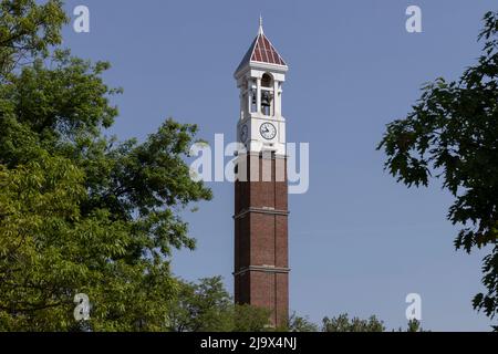 West Lafayette - Circa Mai 2022: Purdue Bell Tower. La tour Bell actuelle a été construite en 1995 sur le campus de l'Université Purdue. Banque D'Images