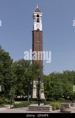 West Lafayette - Circa Mai 2022: Purdue Bell Tower. La tour Bell actuelle a été construite en 1995 sur le campus de l'Université Purdue. Banque D'Images