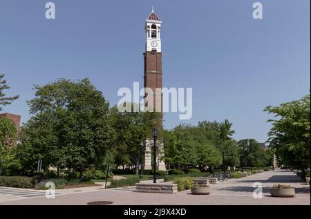 West Lafayette - Circa Mai 2022: Purdue Bell Tower. La tour Bell actuelle a été construite en 1995 sur le campus de l'Université Purdue. Banque D'Images