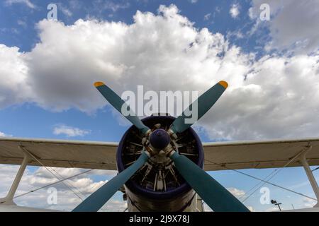 Budapest, Hongrie - 09 02 2021: Antonov an-2R avion à l'Aeropark un musée de l'aviation en plein air à Budapest. Banque D'Images