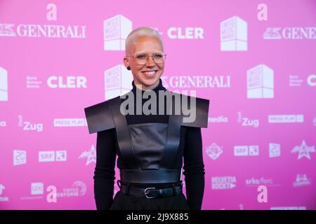 Zoug, Suisse. 25th mai 2022. la chanteuse suisse Stefanie Heinzmann sur le tapis rouge (Suisse/Croatie) Credit: SPP Sport Press photo. /Alamy Live News Banque D'Images