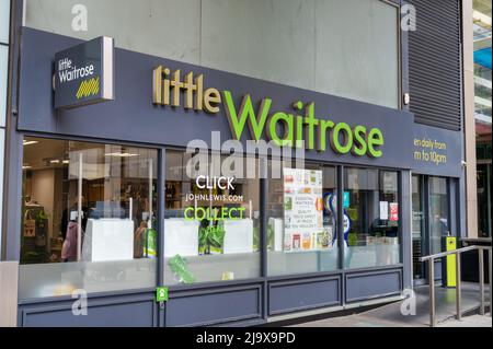 Londres, Royaume-Uni - 3 mai 2022 : Little Waitrose à Londres Banque D'Images