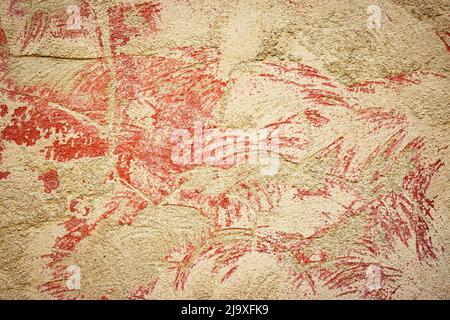 arrière-plan abstrait ou texture enduit rouge foncé poncé Banque D'Images