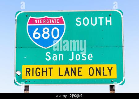 South Interstate 680 vers San Jose Freeway signalisation, East San Francisco Bay, Californie Banque D'Images