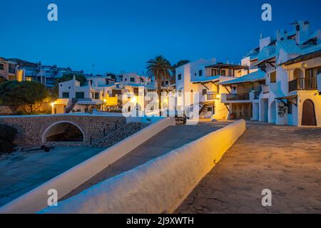 Vue sur Binibeca Vell au crépuscule, Binibeca Vell, Minorque, Iles Baléares, Espagne, Europe Banque D'Images