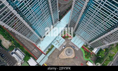 Deux bureaux d'affaires à Jakarta. Photo aérienne en haut Banque D'Images