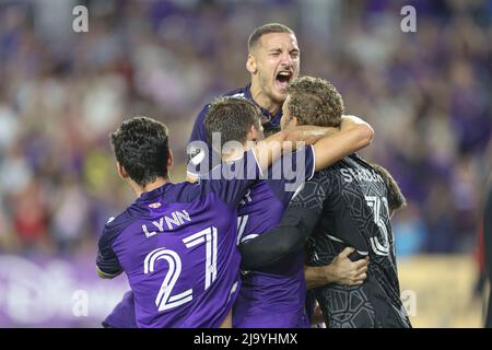 Orlando, FL: Le gardien de but d'Orlando City Mason Stajduhar (31) est célébré par ses coéquipiers pendant la course Lamar Hunt U.S. Cup Round de 16 contre le Banque D'Images