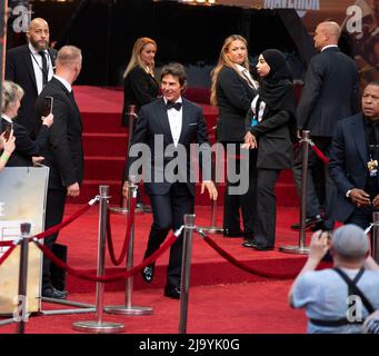 Tom Cruise participe à la performance du film Royal « Top Gun: Maverick » à Leicester Square le 19 mai 2022 à Londres, en Angleterre. Banque D'Images