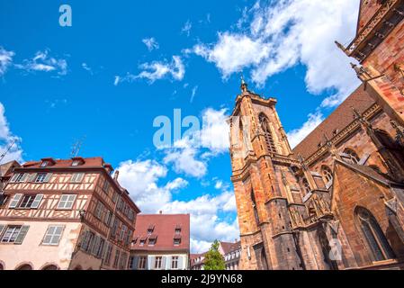 Vue panoramique sur l'église St Martins de Colmar, France Banque D'Images